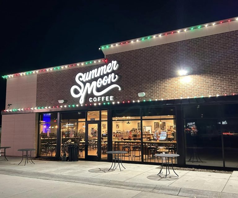 Christmas lighting company in Libertyville, holiday light installation Libertyville, professional Christmas lights Libertyville