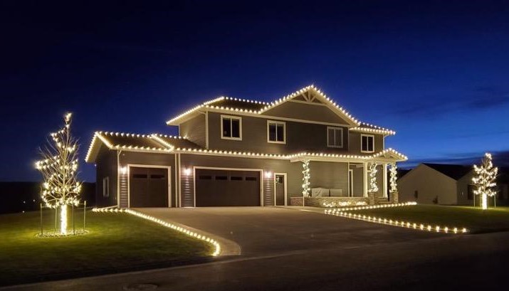 Residential Holiday Lighting in Lake Forest, custom holiday light installation Lake Forest, professional Christmas lighting Lake Forest
